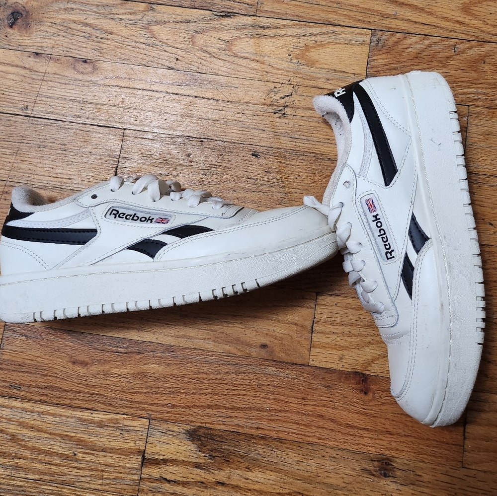 Reebok club C sneakers runners Size 7 platform / double